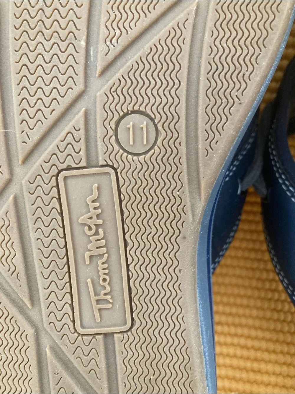 Thom McAn Men's Sandles Flip flops size 11 Color Blue